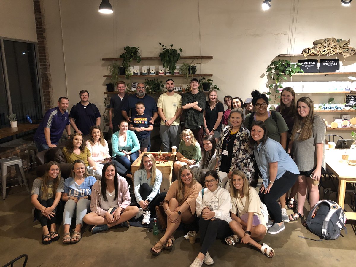 JessicaRae929's tweet photo. My wifi was struggling tonight, but I’m so proud of these #EDUC4210 students for participating in their first ever twitter chat! If they’re any indication, the future of teaching is pretty bright 🤩🙌🏼😎🎉 Thanks for hosting an awesome #AppleEDUchat  @nhsdwelch &amp; @JohnnieTysklind https://t.co/KNz7AyhF30