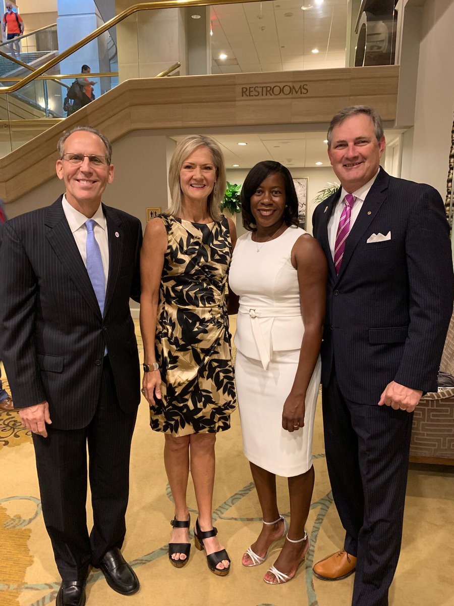 AndreaLDennis's tweet image. Thank you @NASSP for celebrating principals &amp;amp; empowering us through professional learning &amp;amp; advocacy to create learning communities that address the needs of our children. Thanks @ThreadgillMCPSS, @RonnieRowell,  @BrackinsKesha, @clasleaders @Othell, and @efranksnaesp! #POY2019