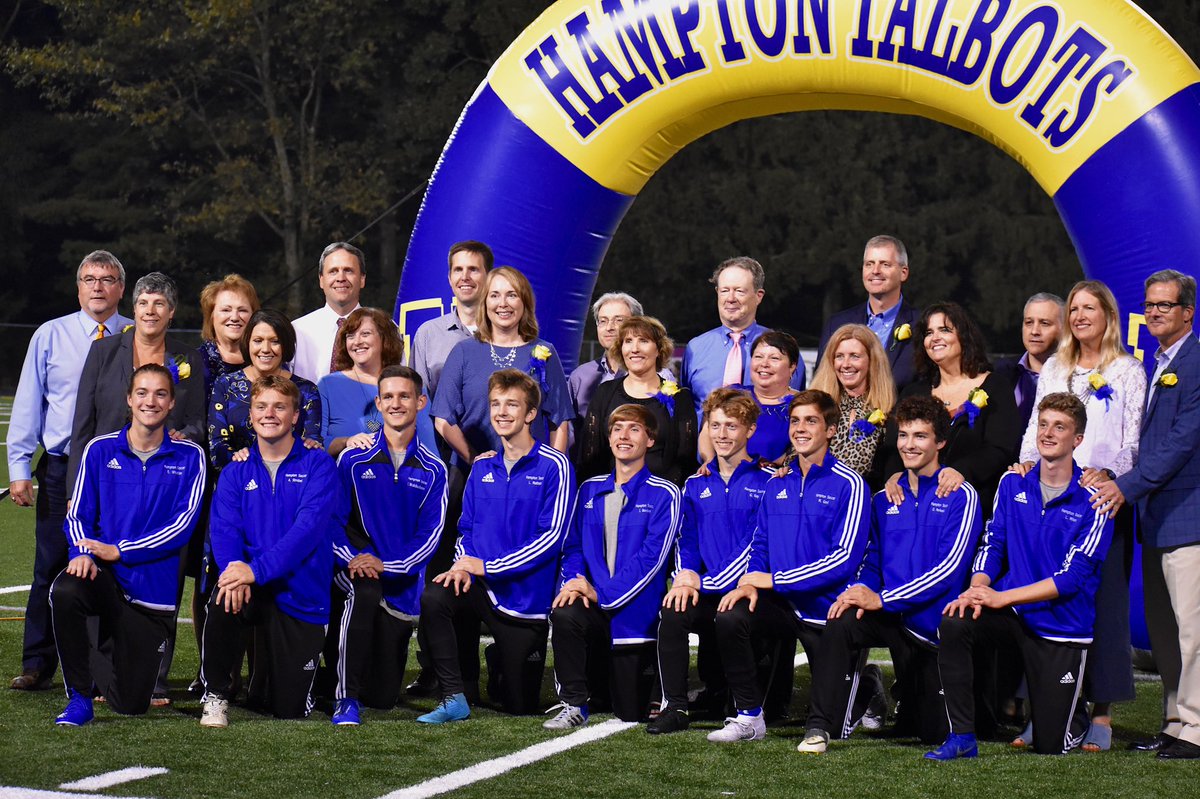 htownyearbook's tweet photo. Boys Soccer Senior Night was last night⚽️ Congrats to all the seniors and on another Hampton win!!! 📸- Allie Crist https://t.co/evFpS9B4pM
