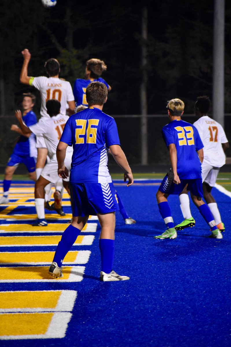 htownyearbook's tweet photo. Boys Soccer Senior Night was last night⚽️ Congrats to all the seniors and on another Hampton win!!! 📸- Allie Crist https://t.co/evFpS9B4pM