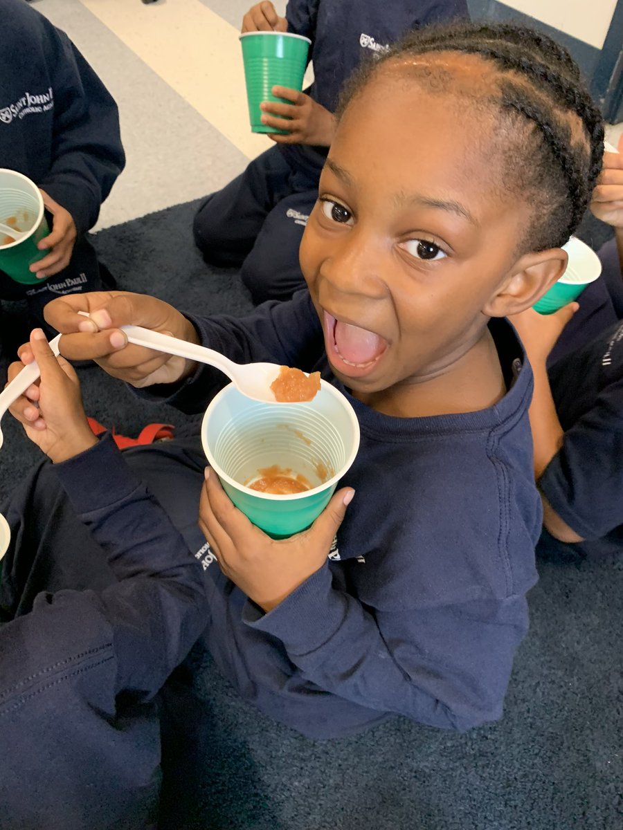 AMilotx12's tweet photo. It’s Day 2 of our apple unit and we taste-tested some homemade apple sauce today! I think it’s safe to say it was a hit! 🍎 🍏 @SJP2CALowerMill https://t.co/ioBIfCjUeu