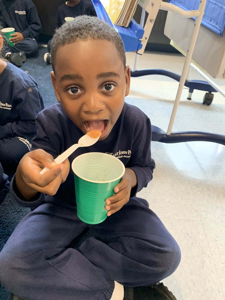 AMilotx12's tweet photo. It’s Day 2 of our apple unit and we taste-tested some homemade apple sauce today! I think it’s safe to say it was a hit! 🍎 🍏 @SJP2CALowerMill https://t.co/ioBIfCjUeu