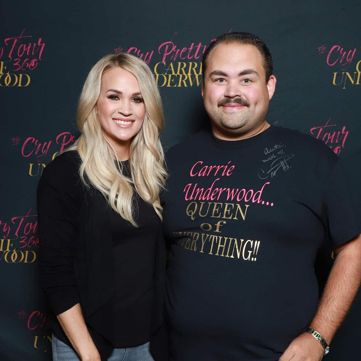 CarrieUFan0's tweet photo. FINALLY I Met ❗Carrie Underwood❗ She is the nicest person and loved my Shirt! Y'all can't tell me NOTHING!!! #IMFAMOUSTOO #DreamBIG #VIP #TheCryPrettyTour360 #CarrieUnderwood #QueenOfEverything @carrieunderwood https://t.co/DRJK8trkMa