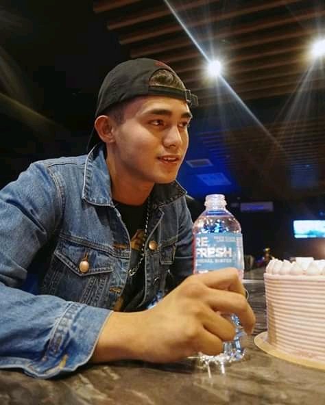 123glaiceloyao's tweet photo. My Happy Feels💙💙💙
@MissMarisRacal @InigoDPascual 
@RefreshWater_ 
#TasteCleanLiveClean https://t.co/JPBakfCy0F