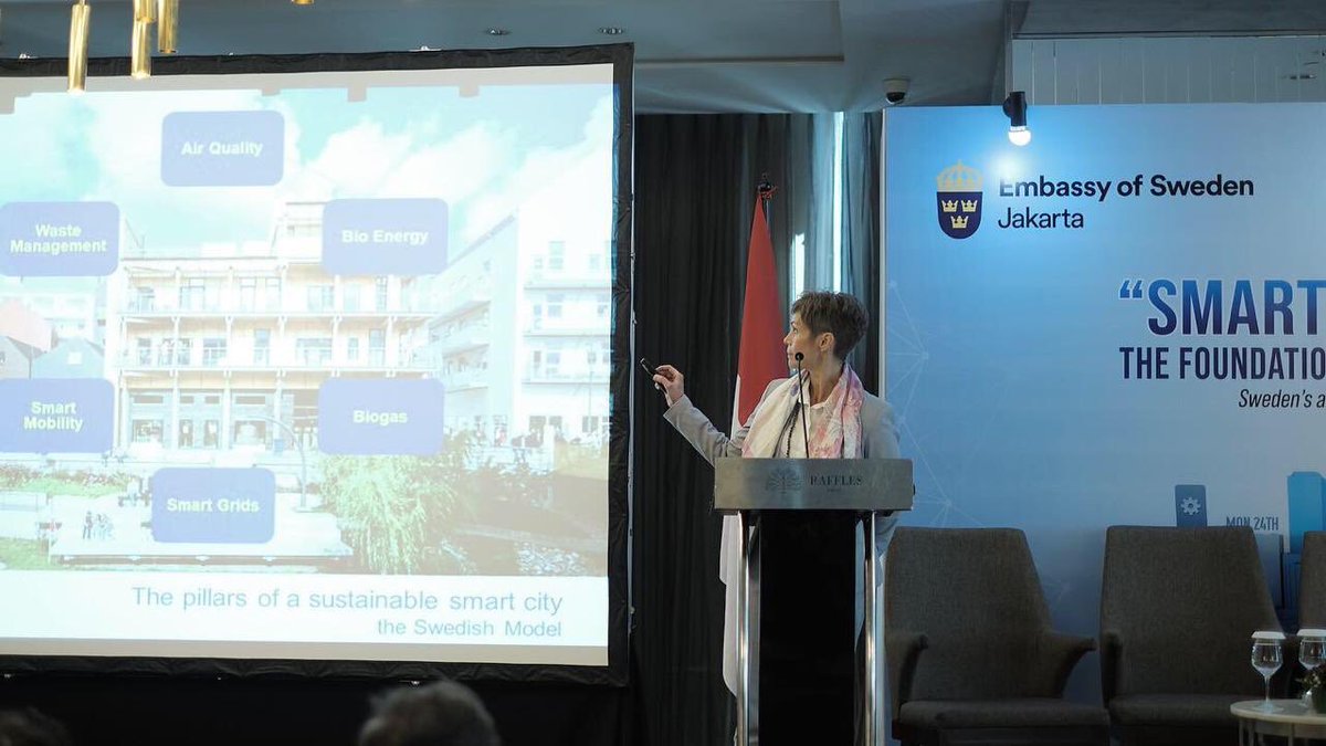 MarinaBerg13's tweet photo. #SmartCityForAll #SmartCityConcept
Work Shop with SE ID companies, authorities and Univ. One day talks on environmental sustain solutions and social responsibility one to go
#Climate4Change #climadiplo #SixpillarsForSmartCities #Agenda2030 #ParisAgreement
@SwedenJakarta https://t.co/px0jBr9l90