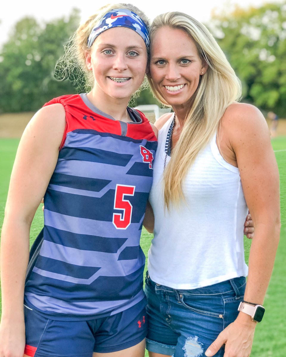 jenni_oates's tweet photo. So proud of all our @baeagles girls tonight and the W. Great game seniors! #5ismyfav⁣
⁣
#soccer #baeagles #wsoccer #soccermom #BestFriends https://t.co/KRVxVJqK1u