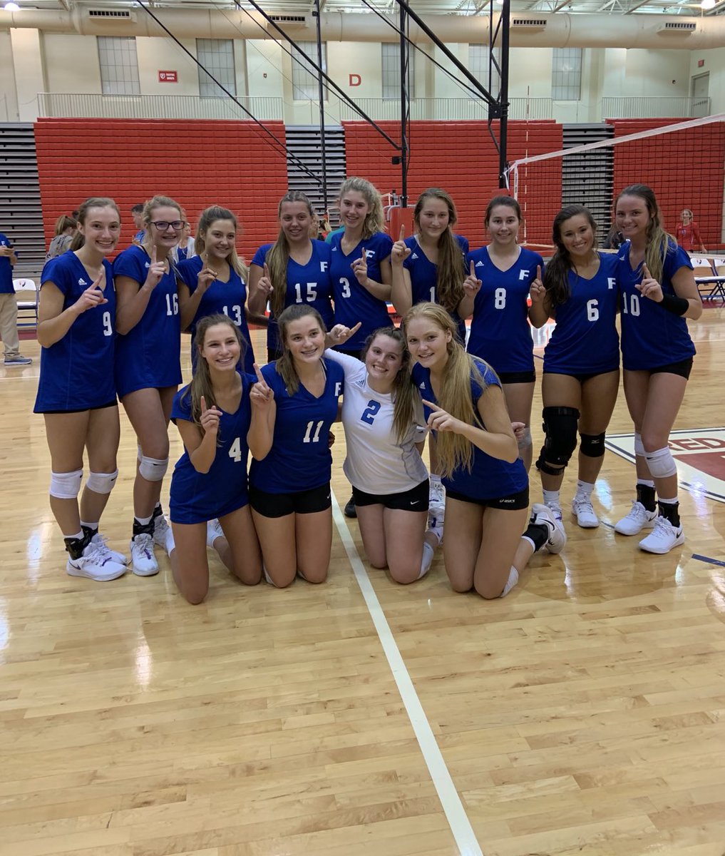 grizcubsvball's tweet photo. Conference Champions! #rainbowsandbunnies @GoGrizzlyCubs @Franklin_CommHS https://t.co/K3baKp8Ae2