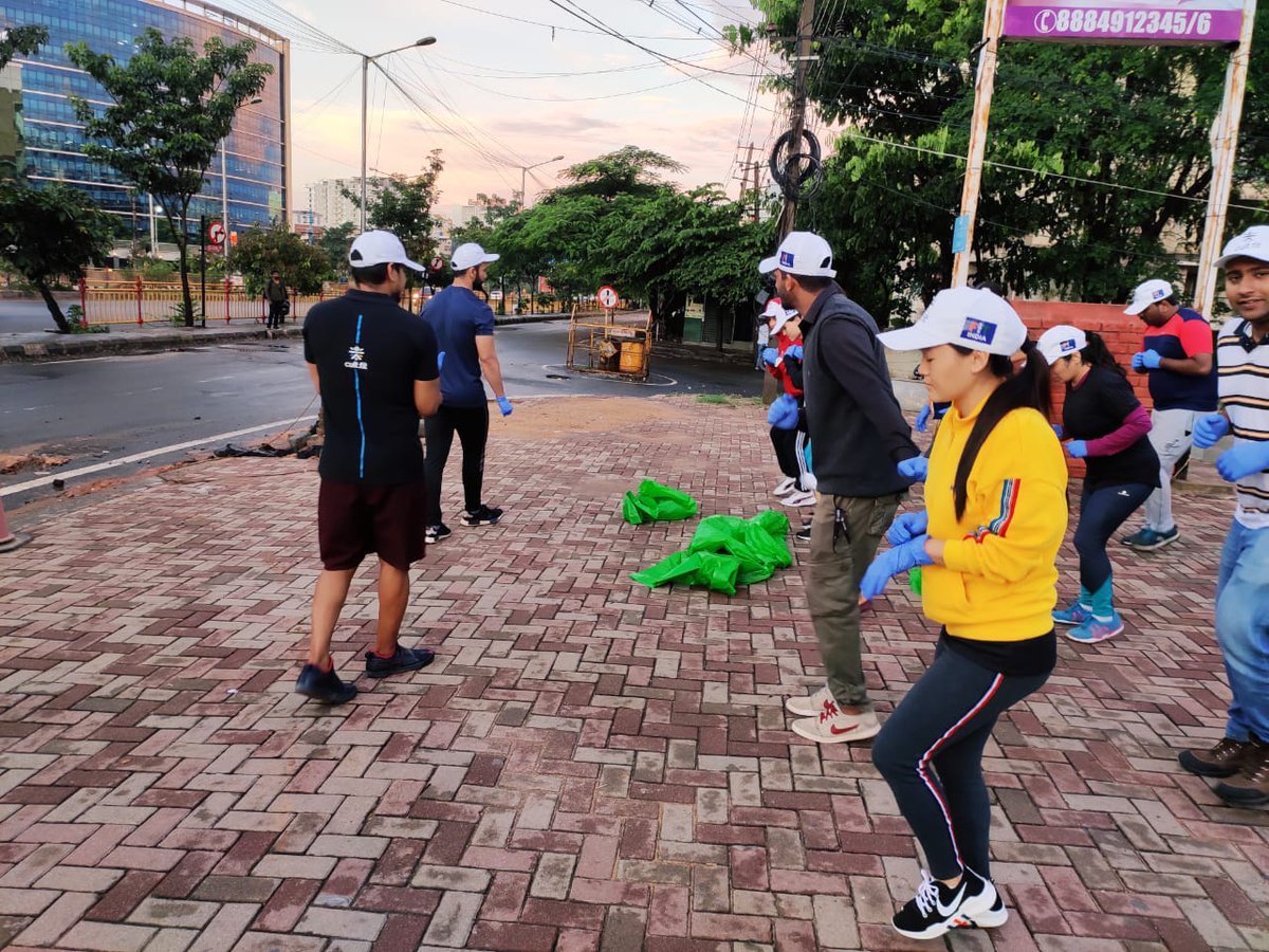 we_are_cult's tweet photo. We're so proud of our https://t.co/PDwHEtJ9y9 community who assembled in centres across the country making a difference on #gandhijayanthi cleaning tons of litter off our streets! 💪#FitIndiaPloggingRun🏃‍♂️♻️

@PMOIndia @KirenRijiju @Media_SAI
@NITIAayog @HRDMinistry @swachhbharat https://t.co/wRqxWdYm5r