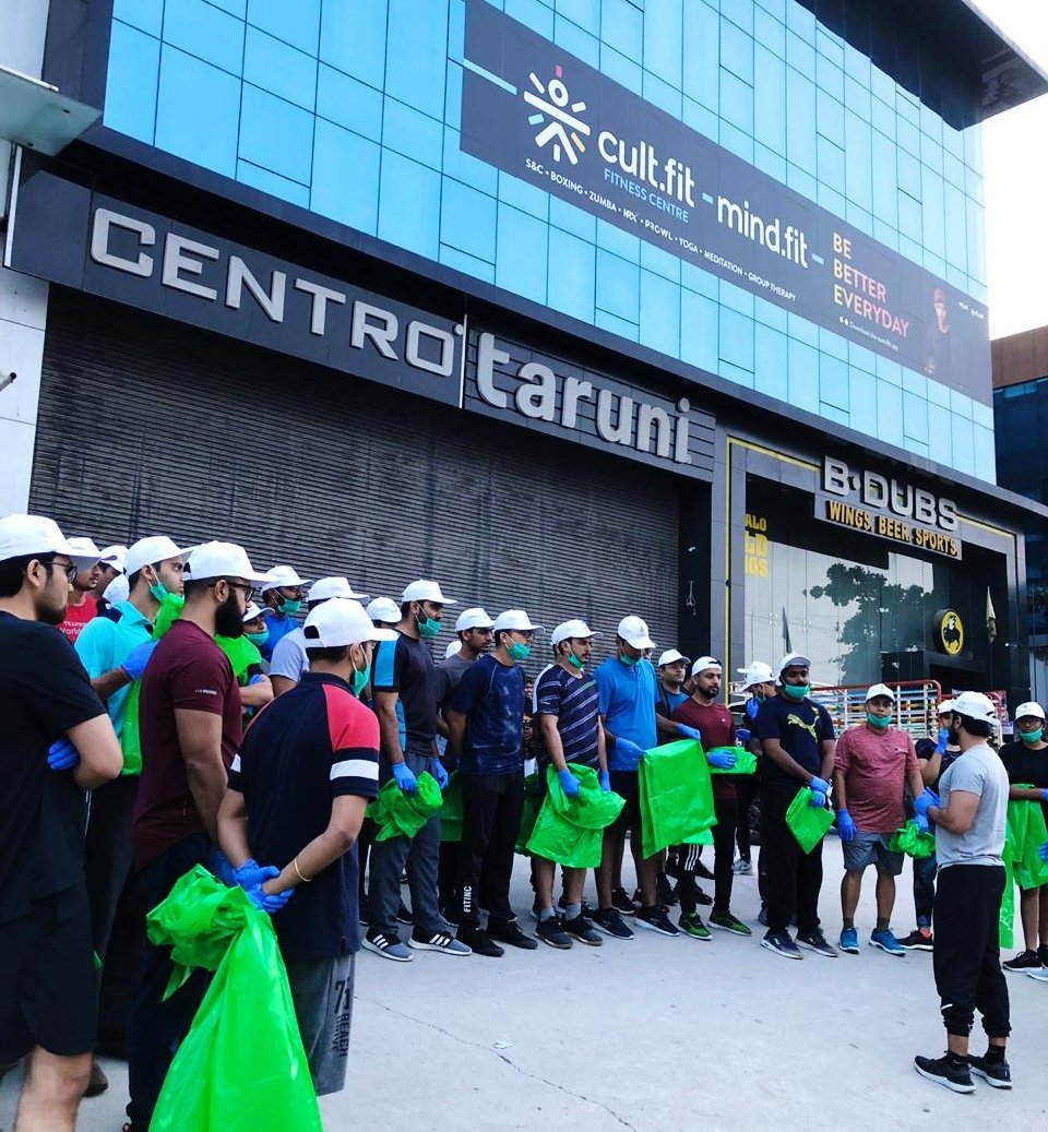 we_are_cult's tweet photo. We're so proud of our https://t.co/PDwHEtJ9y9 community who assembled in centres across the country making a difference on #gandhijayanthi cleaning tons of litter off our streets! 💪#FitIndiaPloggingRun🏃‍♂️♻️

@PMOIndia @KirenRijiju @Media_SAI
@NITIAayog @HRDMinistry @swachhbharat https://t.co/wRqxWdYm5r