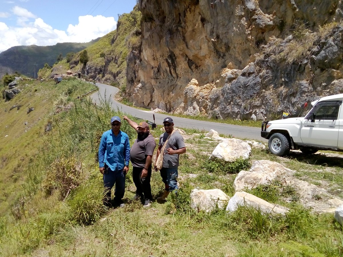 JnrKama's tweet photo. Ston mauntain pulap but em peles swit home..bekgraun Mt.Tokma@ki mugo-kamkuzz turf #Kundiawa #boarder #Gembogl https://t.co/LRrGJbi5EN
