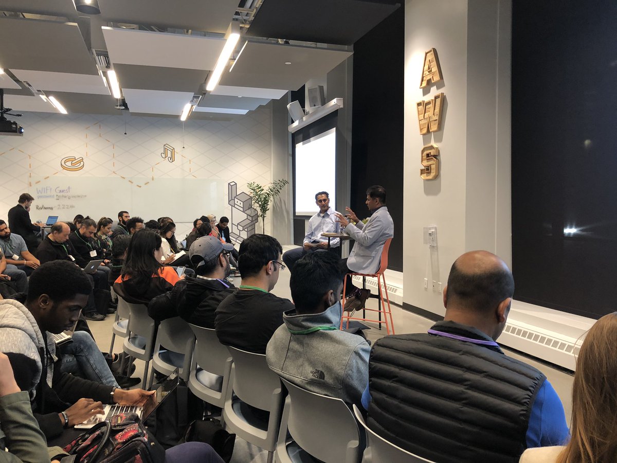 HatchStartups1's tweet photo. Estamos con el CEO de @CleverTap conociendo su experiencia cómo su algoritmo es importante para conocer a detalle a nuestros clientes en la empresa #awsloft https://t.co/99leJNRYAb