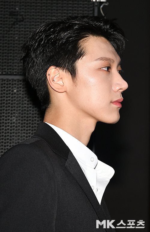 พีท (อายุ 28 ปี)

นักธุรกิจหนุ่มไฟแรง ฉลาด เจ้าเล่ห์ ทุกข้อตกลงต้องได้เปรียบ

ชอบผู้หญิงสวย หุ่นดี ฉลาด แต่เค้าต้องเป็นฝ่ายคุมเกม และเป็นผู้ชาย ‘ปากร้าย’