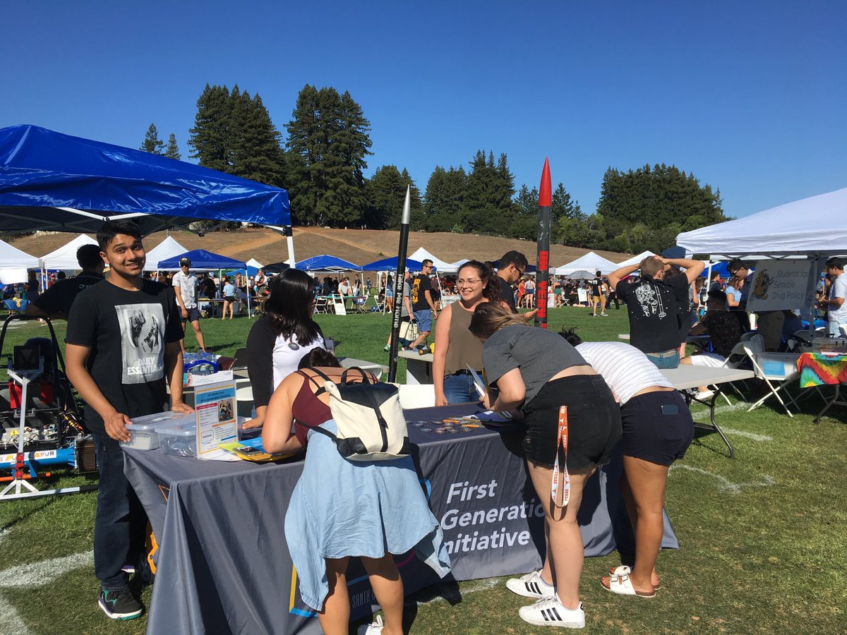 gwbenner's tweet image. Welcome to the new school year! Tabling at the fall resource fair. Here with our amazing #firstgenUCSC interns.