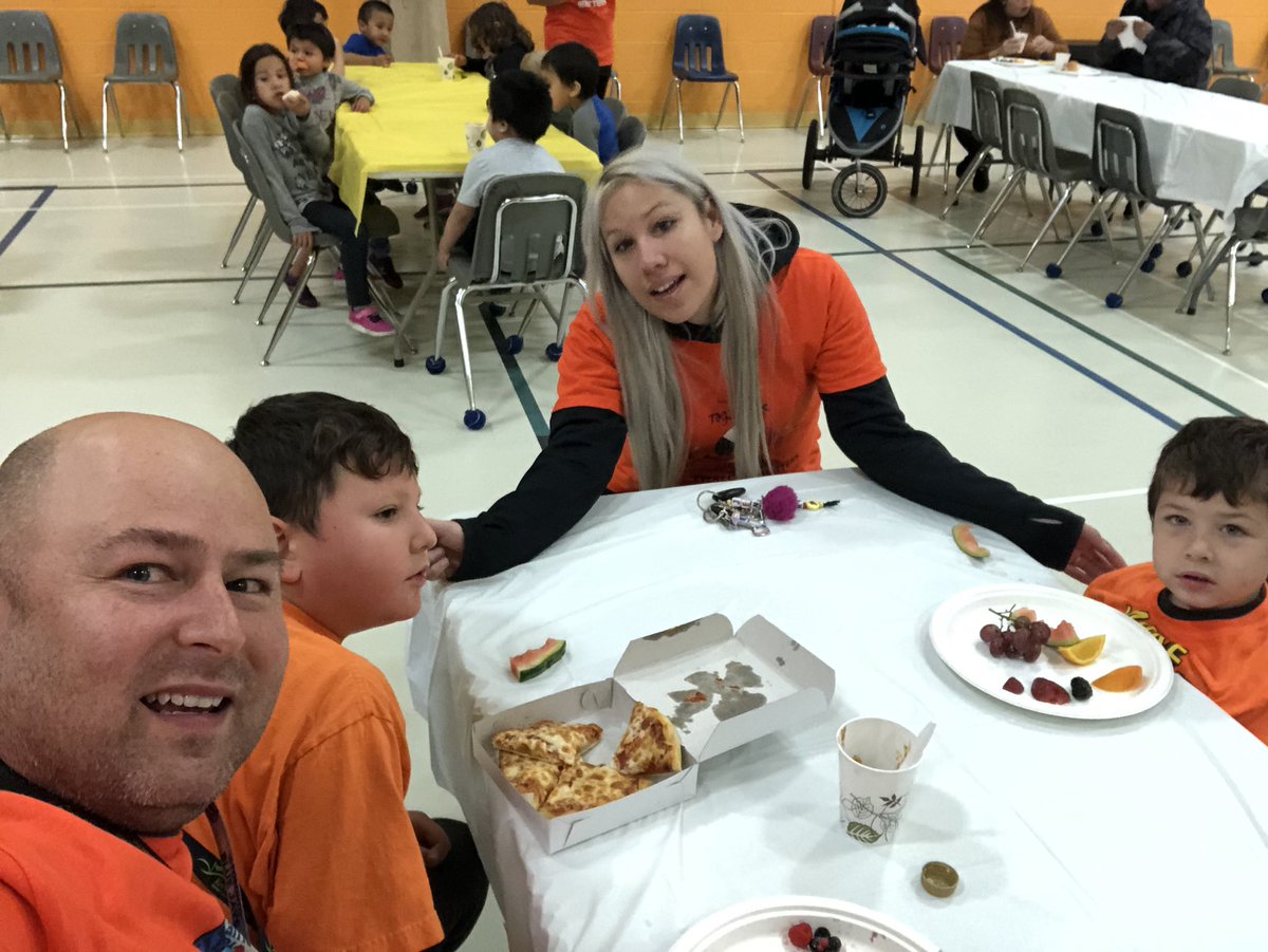 DTinney17's tweet photo. Big thank you to everyone that had a hand in the @sioux_mountain #OrangeShirtDay celebration today!  Was nice to have @MercerSnhs and the #SNHSWarriors join our #Huskies for a K-12 celebration.  850 students plus staff...Simply Awesome! #kpdsbpride https://t.co/EKgcX1pA7L