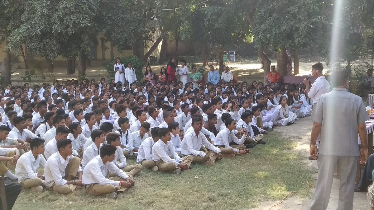 ShaliniKTiwari's tweet photo. #GandhiAt150 पर नोएडा के गांधी स्मारक विद्यालय पहुंचा #ItvFoundation #IndiaNews
#HappyGandhiJayanti https://t.co/XyDPSkCry1