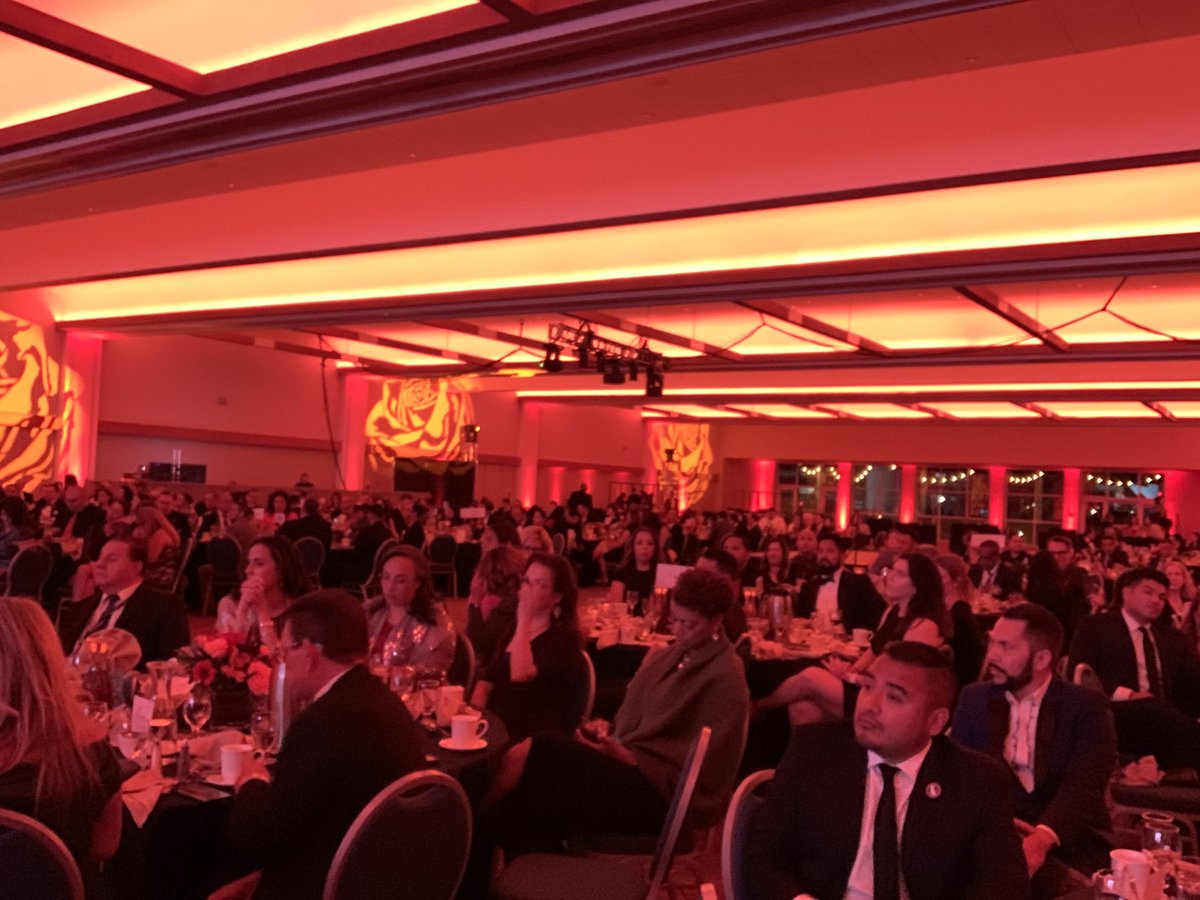 TaydeAburto's tweet photo. Closing gala @USHCC National Convention #ushcc40 https://t.co/cmLa6NmzQ4
