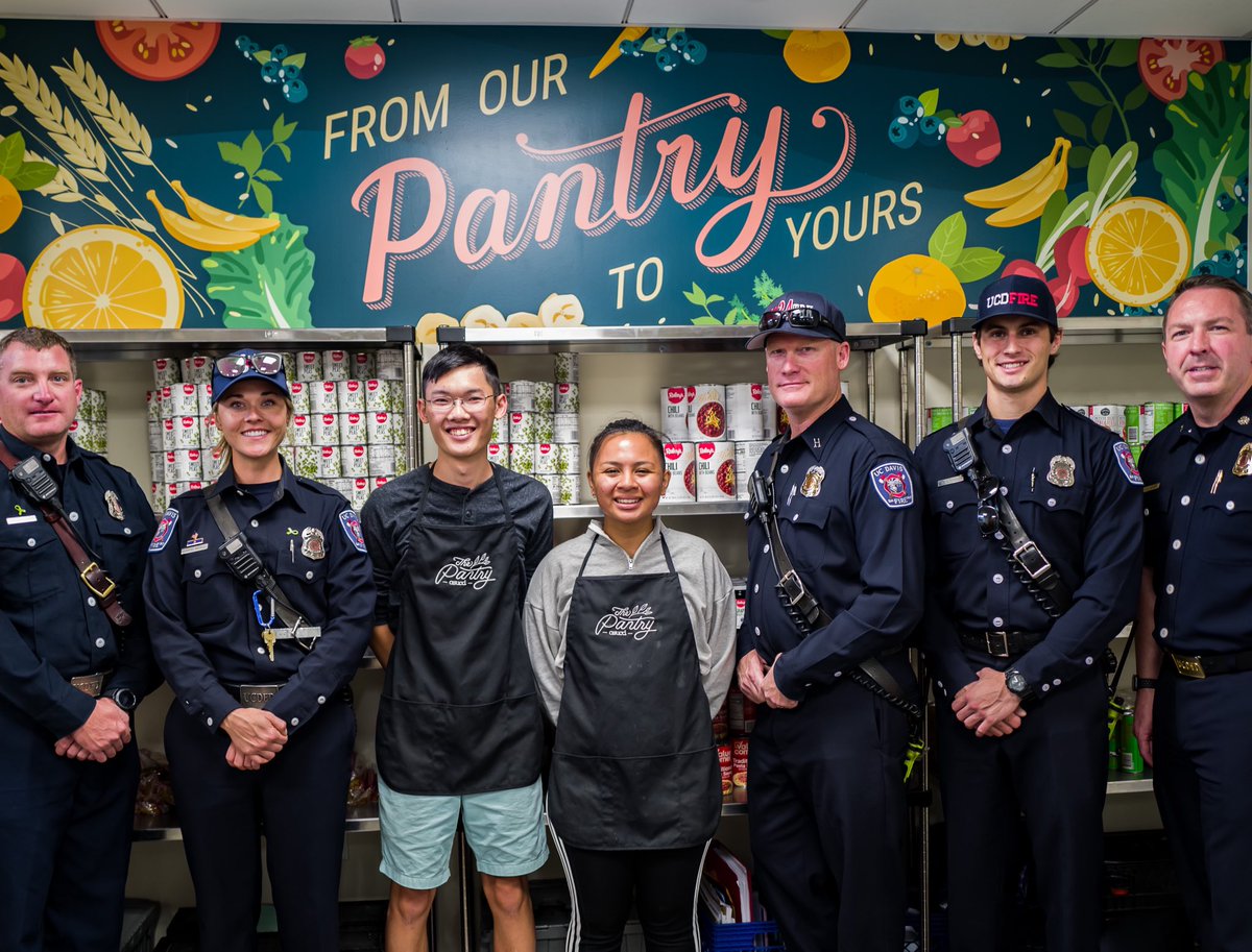 UCDavisFire's tweet image. Truck 34’s crew received an incredibly inspiring tour of the Pantry at #UCDavis from Unit Director Ryan Choi. #UCDFD is excited to partner with the Pantry and the Yolo Co Food Bank this Fall to collect food &amp;amp; other basic essentials to support the needs of our #Aggie community! 🥘