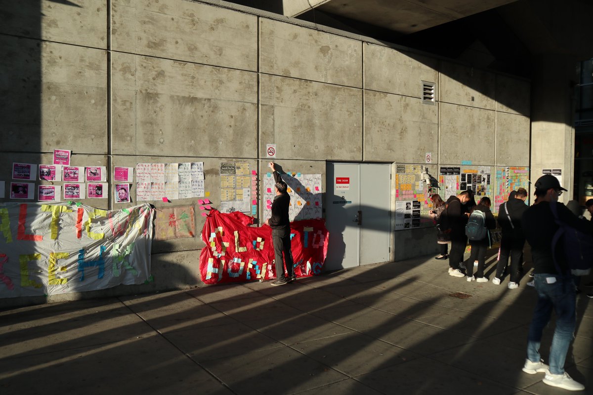 This is what the  #LennonWall at Aberdeen Station looked like before its destruction. It was constructed within an hour but didn't last long with nationalists already waiting to swoop in to wreck it.Guess what: the pro-HK people stayed and cleaned it all up after. Class act.