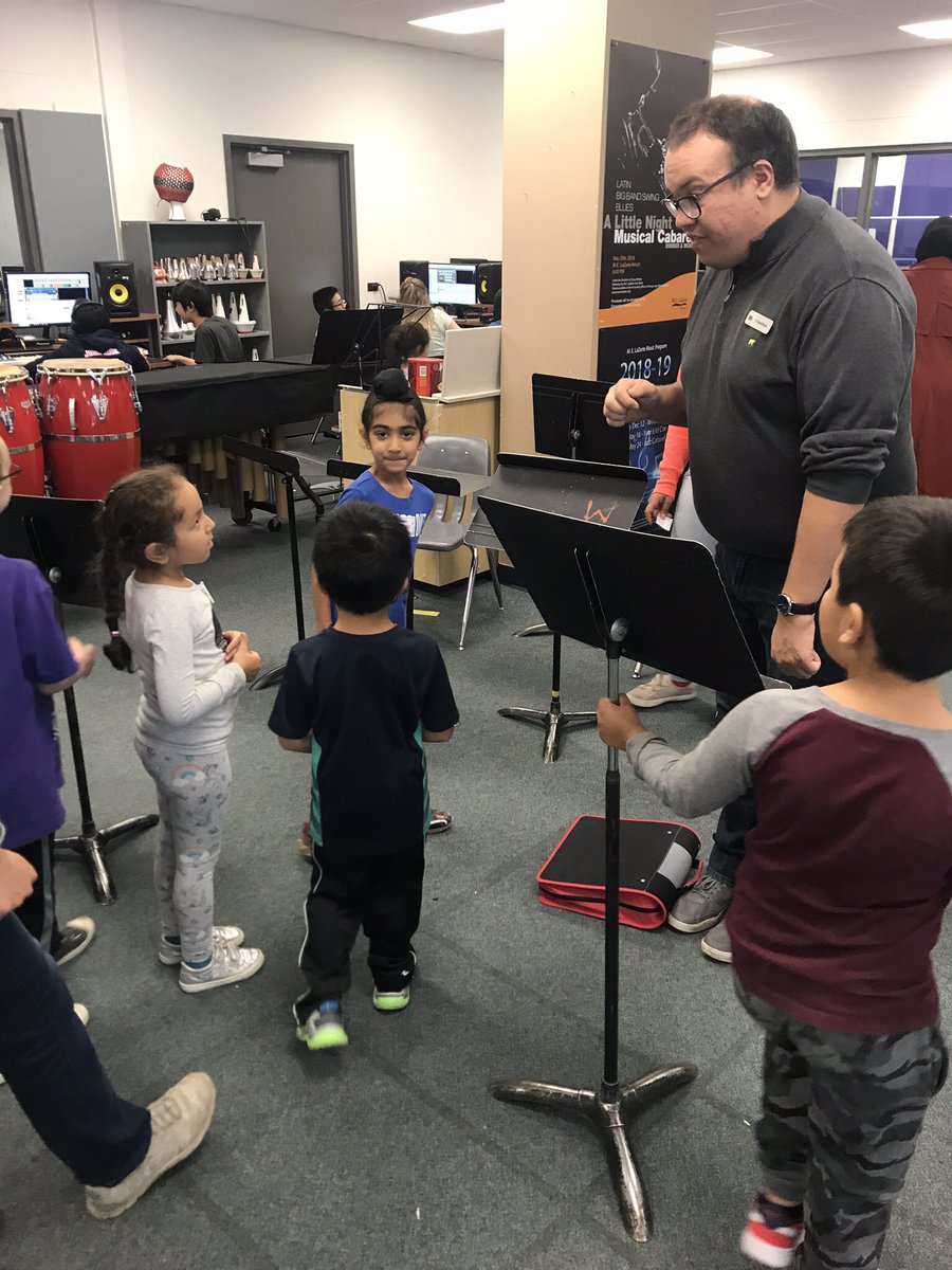 LaZerteLeaders's tweet photo. Thanks for joining us for a great day of reading and touring all our awesome options classes @NorthmountEPSB! Can’t wait for you to come back and visit again! @melazerte https://t.co/T9e9AgOOpE