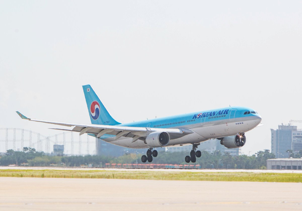 KoreanAir_KE's tweet photo. [Korean Air to launch new routes in the Philippines and China in October]

KoreanAir will launch new flights to Clark, the Philippines, and Nanjing, China on October 27, and Zhangjiajie and Hangzhou, China, on October 28.

#KoreanAir✈ #new_route #Philippines #China https://t.co/yMHrel1qqt