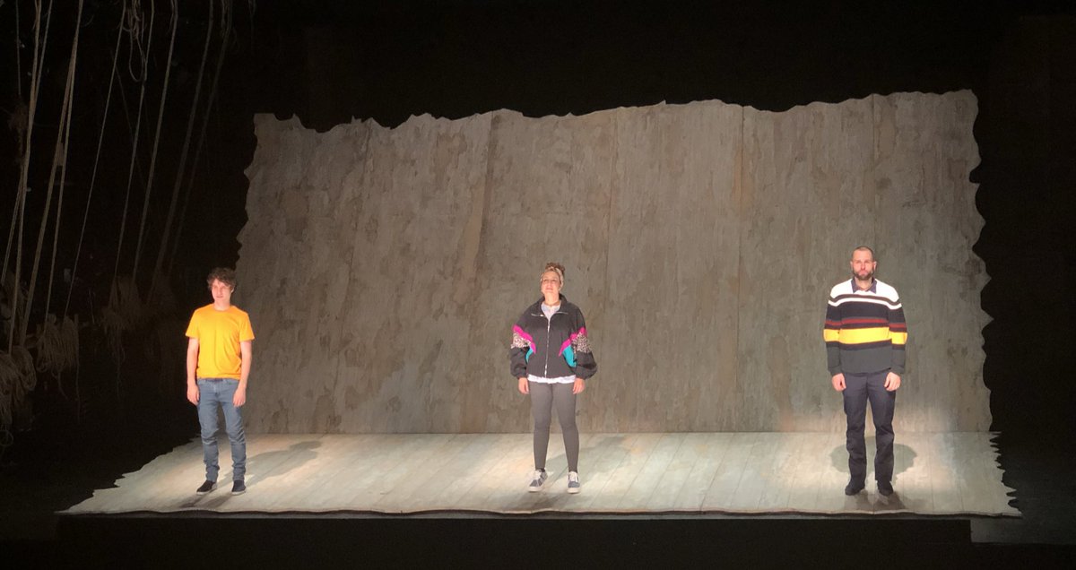 Hoy reímos y sufrimos, pero disfrutamos mucho la función de <a href="/estupidahdeamor/">Estúpida Historia de Amor en Winnipeg</a> en el <a href="/Helenico/">Centro Cultural Helénico</a>. Visita obligada de los martes. 👬🇨🇦👏🏻