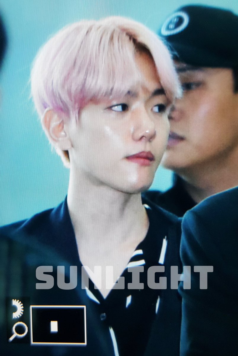 SUNLIGHTforb's tweet photo. 191002ICN #baekhyun #백현 https://t.co/ayxdirfpES