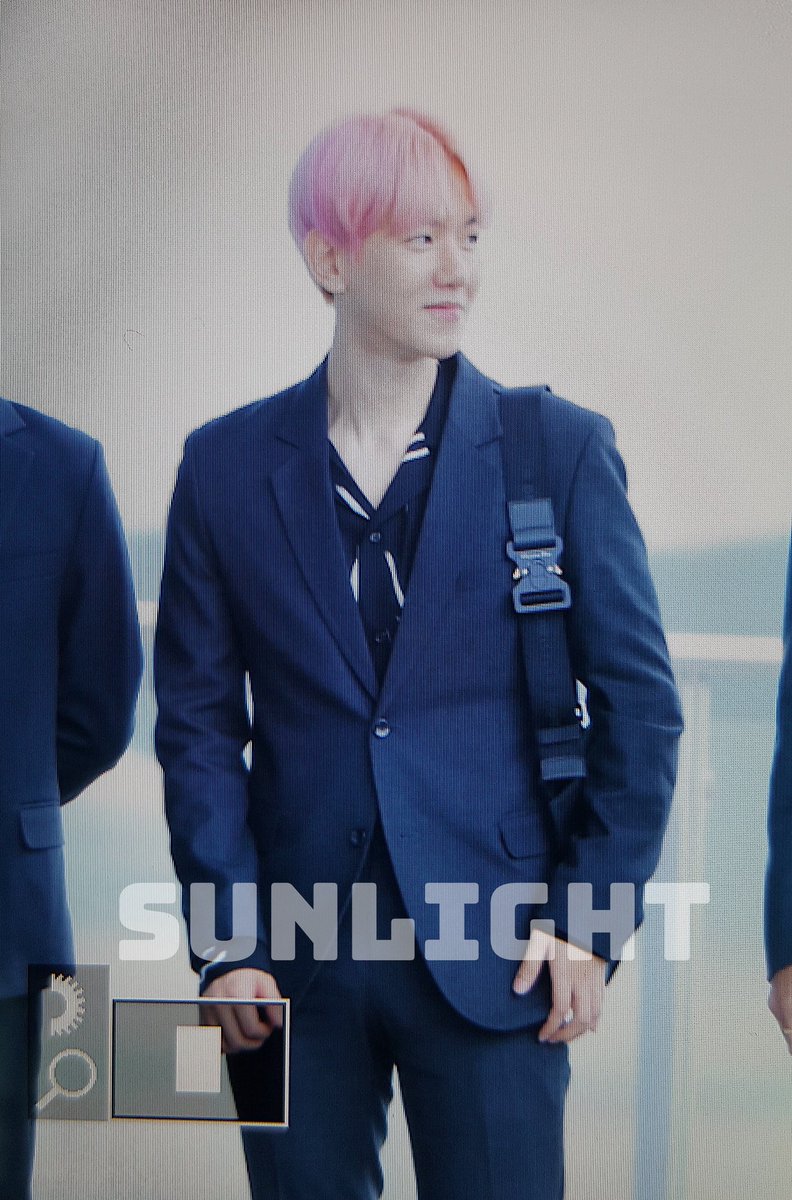 SUNLIGHTforb's tweet photo. 191002ICN #baekhyun #백현 https://t.co/053l7dPgb2