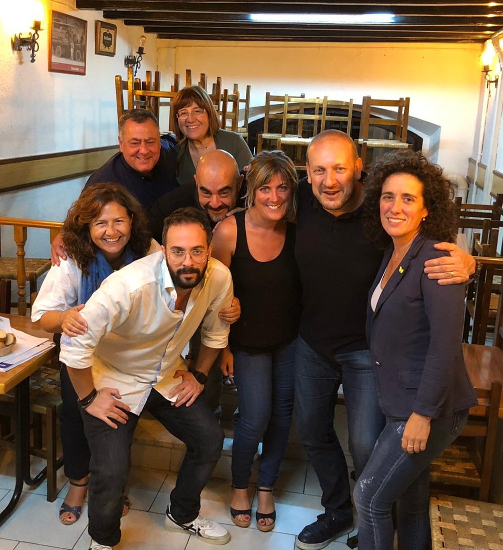 JordiMonros's tweet photo. 👉 Amb els companys de l'executiva de la vegueria del @PDCComarquesBCN, ens reunim per treballar pel futur més proper i immediat: les eleccions del #10N.

FEM EQUIP💪💛
@XavierBadiaCat 
@remeipicart 
@Montcau
@lalidieta
@lolamatagil
@Ramon_Figue 
@loRibesdeLleida 
#SumemTots https://t.co/MScbgoAQ92