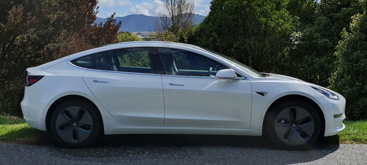 economosaurus's tweet photo. I've see so many @Tesla Model 3 in NZ in the last few weeks. Really feels like the start of something special. #EVfutureNZ https://t.co/ZtXAOMFCRn