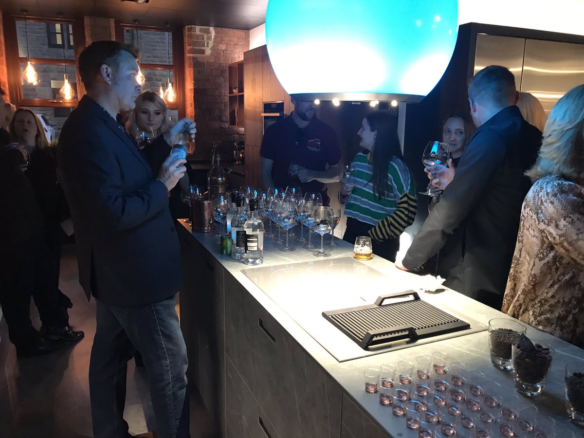 watertonreserve's tweet photo. A great evening at @Inspired1Design @SiemensHome  #event with Gin Food &amp; Chocolate pairing with @AllHaleChris @dghchocolatier a great event. @Yorkshirefam @BellaRefresh @LeedsNews #gin #cocktails #bar #drinks #cocktail #vodka #drink #bartender #mixology #wine #rum #beer #party https://t.co/6b420A4LsP