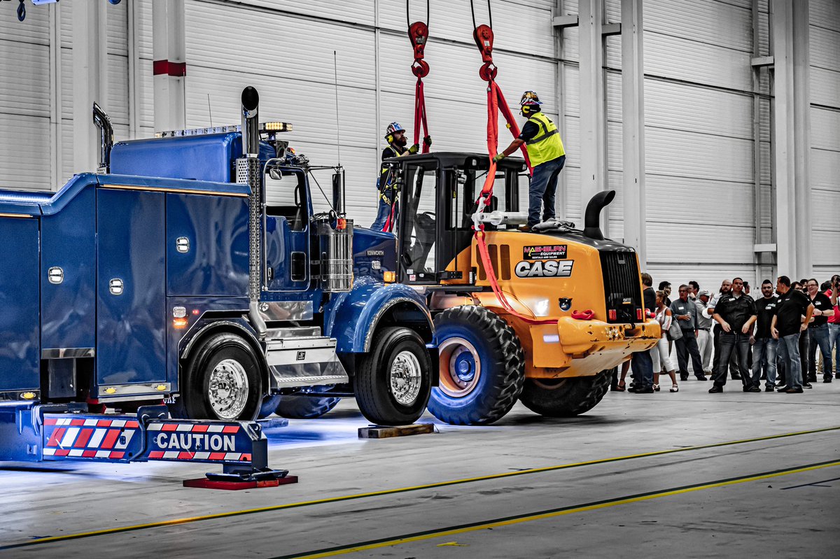 Miller industries has unveiled its new #M100 (100 ton rotator) this evening !! So here are the first picture of #bigblue. Thank you Miller Industries ! We are so proud to be a part of this project #millerindustries #simardsuspensions #twinsteer #rotator #towtrucks #towingindustry