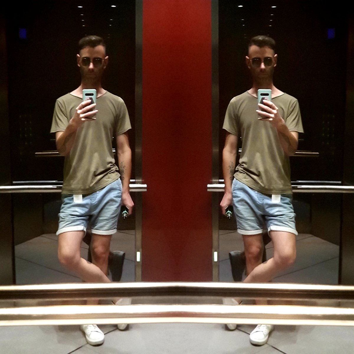 domtaranto's tweet photo. Last day of work for 3 weeks... USA I'm about to get inside you!!! #holiday #ustour #domtime #gaytravels https://t.co/ldMNOn3o6w