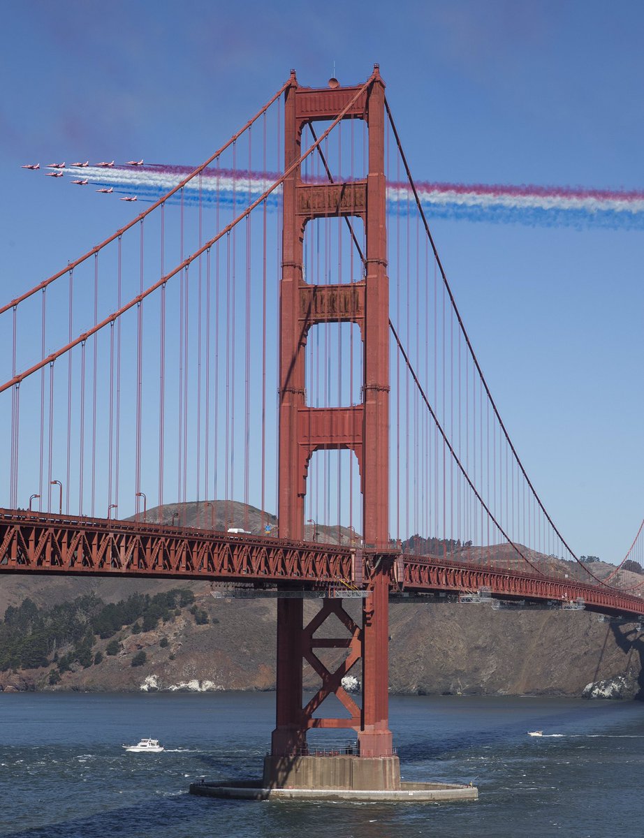 rafredarrows's tweet photo. Four images of the Red Arrows over the Golden Gate Bridge by RAF photographers. We had cameras positioned around San Francisco Bay &amp; airborne. Top row, left-to-right: Images by SAC Hannah Smoker &amp; Sgt Ashley Keates. Bottom row: Cpl Adam Fletcher &amp; SAC Rose Buchanan #RedArrowsTour https://t.co/7VuNlTpveZ