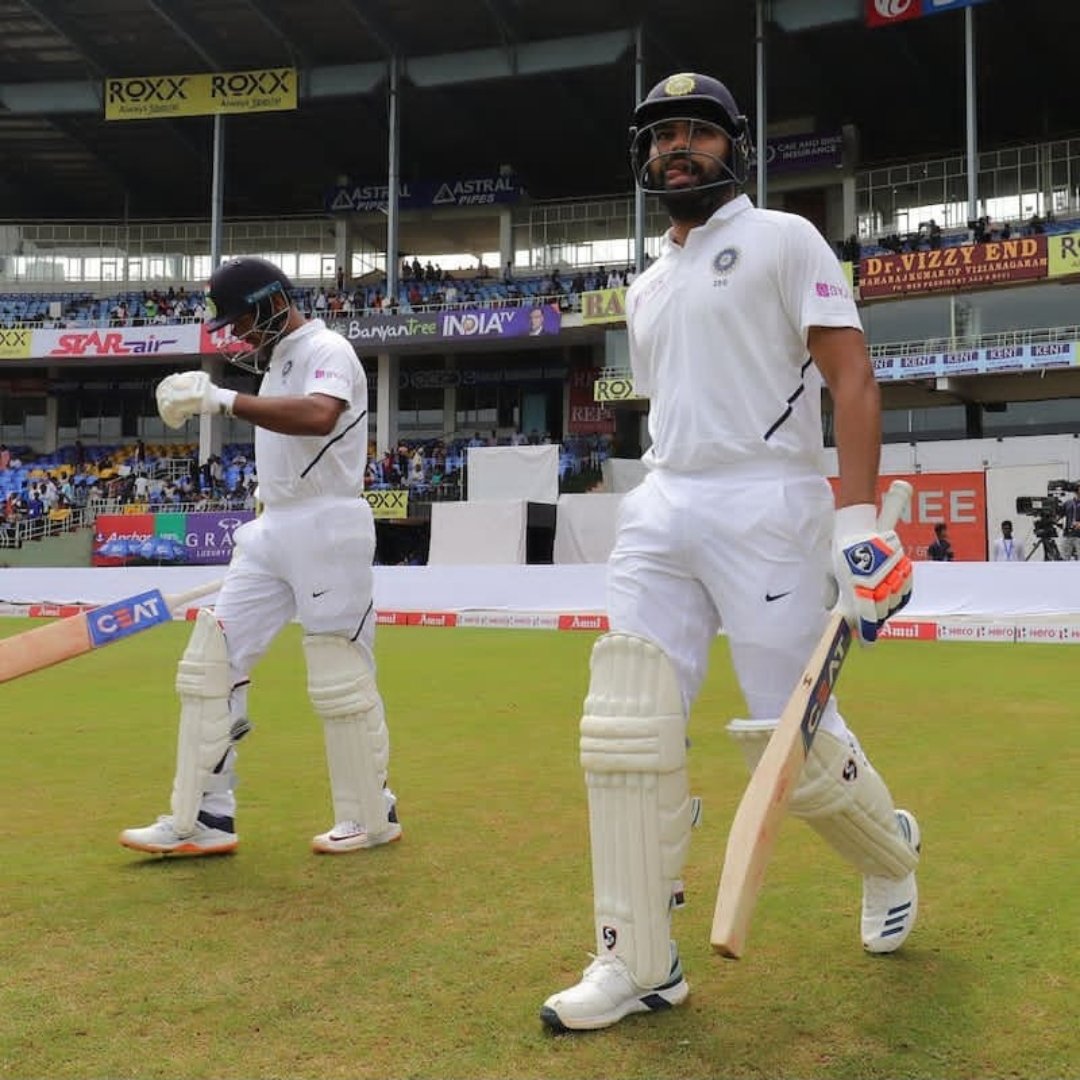 Hitmandevotees's tweet photo. 50 run partnership is up between @mayankagarwal and @ImRo45  😎👏💙
Come on India🇮🇳..
Rohit playing at 41 off 65 balls  on the other hand Mayank at 38 off 83 balls👏.. India total score 79/0 after 25 overs
#INDVSSA #HitmanOpensAgain https://t.co/NRmqM3ZSkG