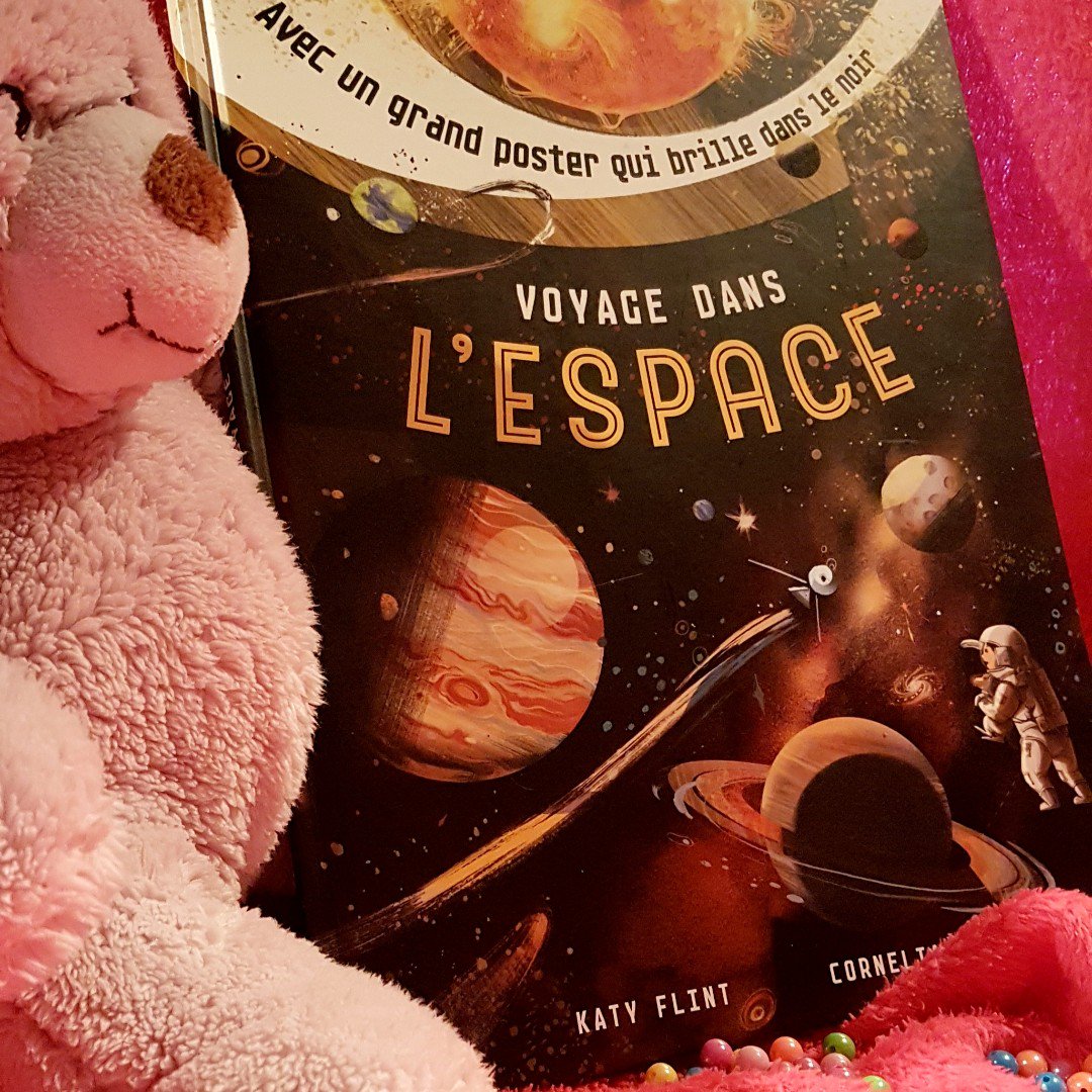 Funeraleuse's tweet photo. Coucou !
Pour le KidsLisent du jour, c'est Anaïs qui vous parle de son livre de chevet du moment : "Voyage dans l'espace" de Katy Flint et Cornelia Li, aux éditions Kimane.
Un livre sur les étoiles, qui brille la nuit = une petite fille conquise.
#katyflint #corneliali #kimane https://t.co/r069HRlmaW