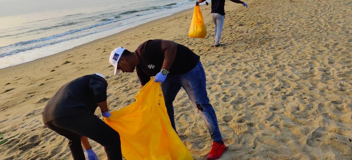we_are_cult's tweet photo. We came.🏃‍♂️🏃‍♀️
We cleaned.♻️🗑️
We conquered.💪

Cult members across the country booked a special class-PLOGGING- &amp; had their fitness make a difference for a fitter, cleaner nation.

@PMOIndia
@KirenRijiju @FitIndiaOff
@Media_SAI @NITIAayog @HRDMinistry @swachhbharat
#gandhijayanthi https://t.co/hAZ68wk7aV