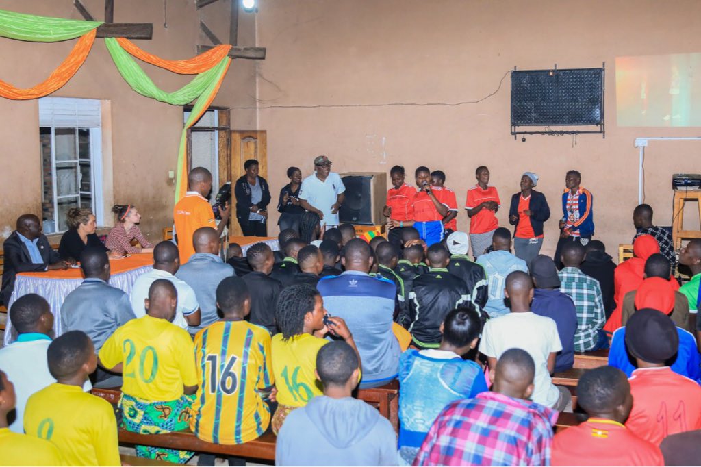 jeansseninde's tweet photo. Flash back - On the eve of the 4th Edition of the @SWDFC1,teams got to perform for each other in what was an incredible night of sisterhood and showing that football is more than a sport which units us all in different ways.
Was humbled to see this vision come to life
#swdfc19 https://t.co/twls89XkDo