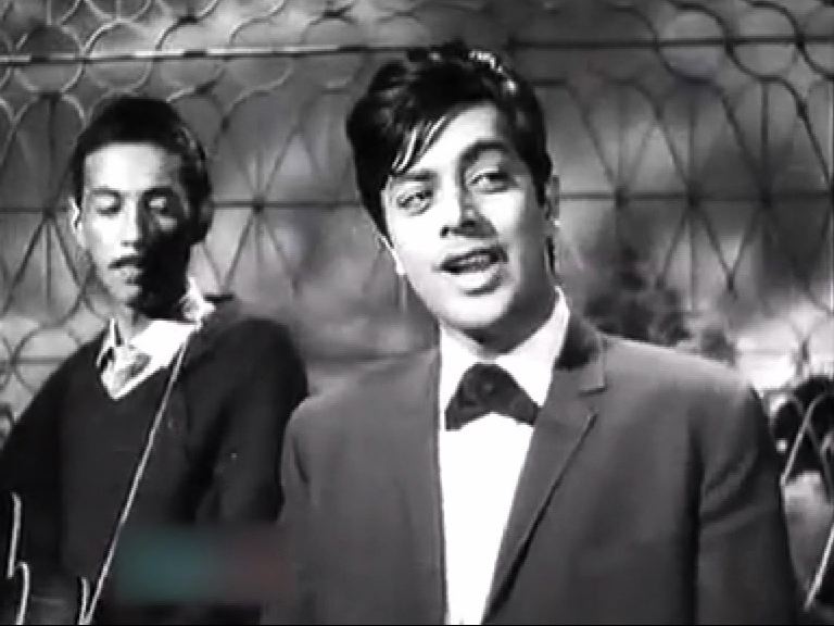 \"Mere khayalon mei chayi hai ek soorat matwali si\"
Happy Birthday Sir Waheed Murad   
