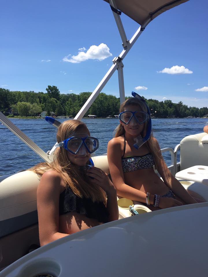 LindsayLange4's tweet photo. Happy birthday to my bestie since day 1!! Enjoy 16 girly💓 https://t.co/9O1D6ci3IL
