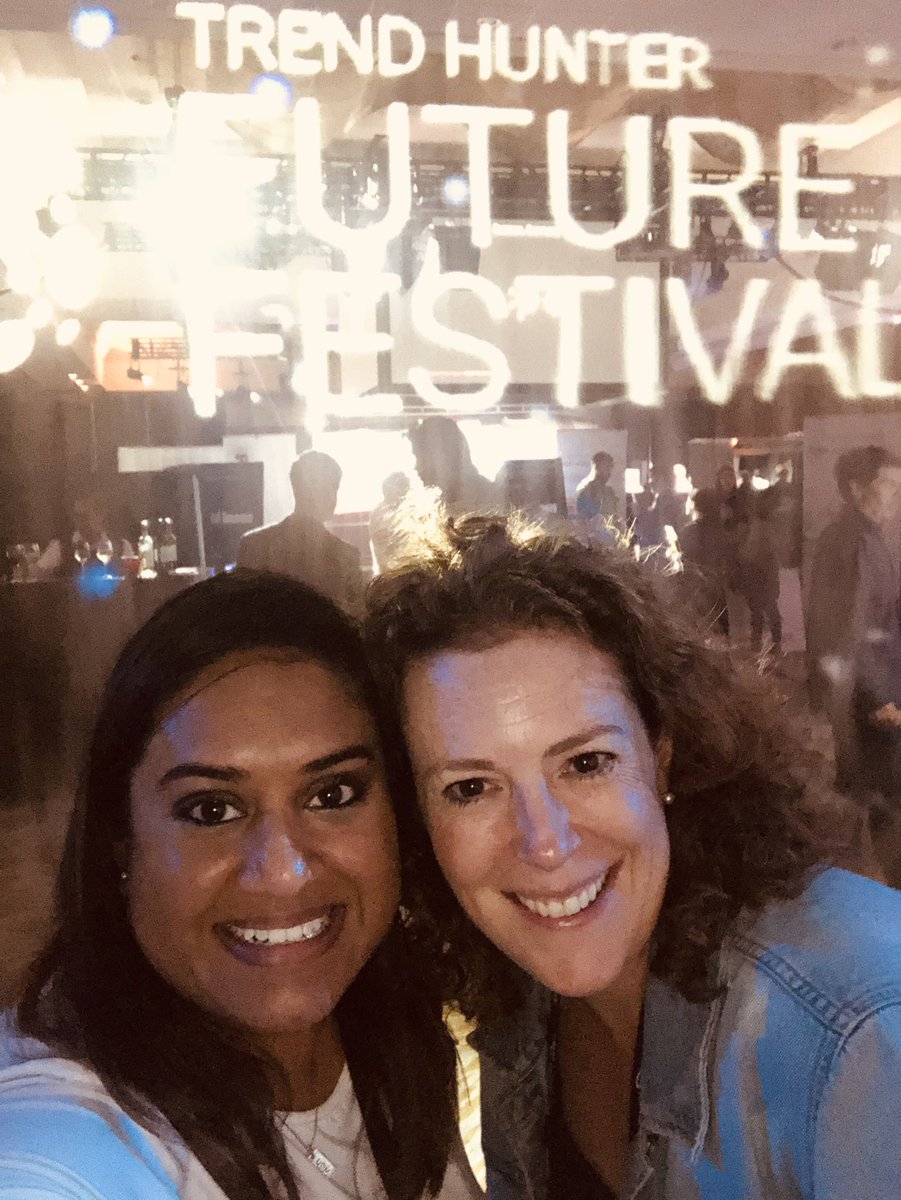 KosterJen's tweet image. Hanging at #FutureFestival with @MichelleDias #clientlove @IHGCorporate @hk_canada