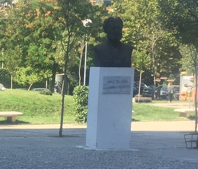 ShqiponjaTelhaj's tweet photo. My distant cousins, #Frasheri brothers - (Sami - philosopher/writer; Naim - historian/poet; Abdyl - academic/statesman/diplomat) - the leading figures of the National Renaissance movement of Albania, gracing 'Deshmoret e Kombit' boulevard in Tirana https://t.co/Bnj5TSHVuk