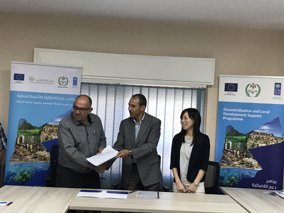 CDI_KHF's tweet photo. Signing grant agreements with 9CBOs from Irbid,Balqa&amp;Aqaba to implement mission driven projects as part of“Promoting Citizens’ Participation&amp;Inclusive #Local_Development "project under the “Decentralization&amp;Local Development Support“ Program @EUinJordan @UNDPJordan #MoI @KHF_NHF https://t.co/ly2D4xPM76