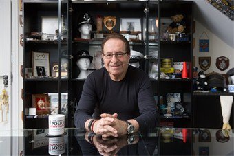 WHSmith's tweet photo. Come to WHSmith BRIGHTON tomorrow & meet one of the UKs No. 1 bestselling author's @peterjamesuk . Peter will be signing his latest masterpiece The Secret of Cold Hill.
WHSmith Churchill Square, Brighton BN1 2TA
Thursday 3 October from 12.15pm
@ChurchillSquare #WHSmithEvents https://t.co/QTNnPmQ4IL