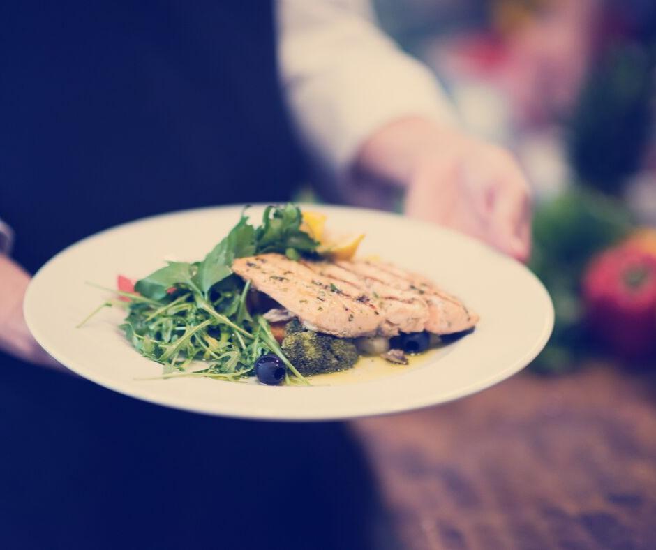 mtl_social's tweet photo. Marine plastic pollution hides a neurological toxin in our food. This toxin makes its journey to our dinner plate up the food chain from the marine ecosystem's smallest organisms to fish and humans. Read more: https://t.co/4npSBPOQzv

#moleculartestinglabs #health #awareness https://t.co/cgicZgsNRH