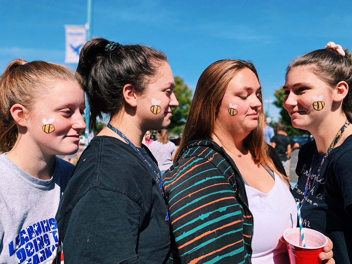 cchsminithon's tweet photo. Mini thon raised &amp;61.00 at the falcon fair on Friday! Thank you to everyone who helped support our kids in need! Here are some pictures of our falcons who helped make a difference! #ftk #cedarcrest #pennstate 💙 https://t.co/8W8or6cmGw