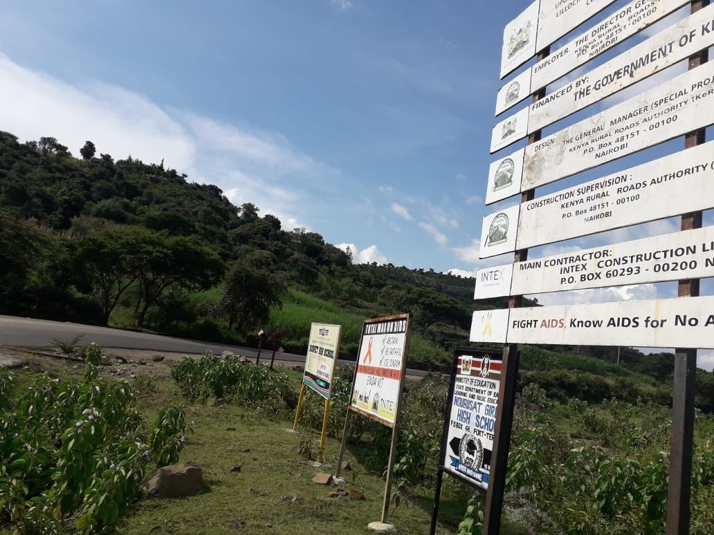 GDUDelivery's tweet photo. The on-going construction and maintenance of the Sigowet-Chepkemel-Kiptere-Kapsorok-Soko Huru roads in Kericho County #GoKDelivers ^LC https://t.co/qYvUQdLGHr