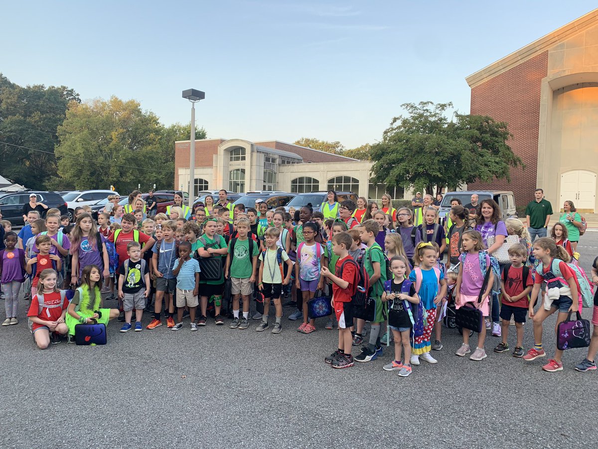 MrsStoneLuvsBks's tweet photo. What a wonderful day for “Walk to School Day” fun! #Stima #Hivo #Ohana #Azim #Trua @bpes5th @MrsErwin_5thgrd @BluffParkAL @BluffParkElem https://t.co/GXnoEbC5Vf