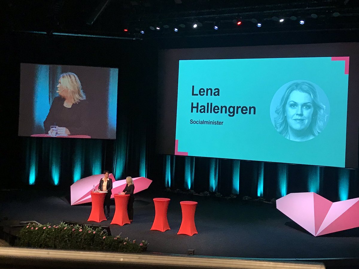 Final tillsammans med socialminister Lena Hallengren. Spännande! #framtidenärnu