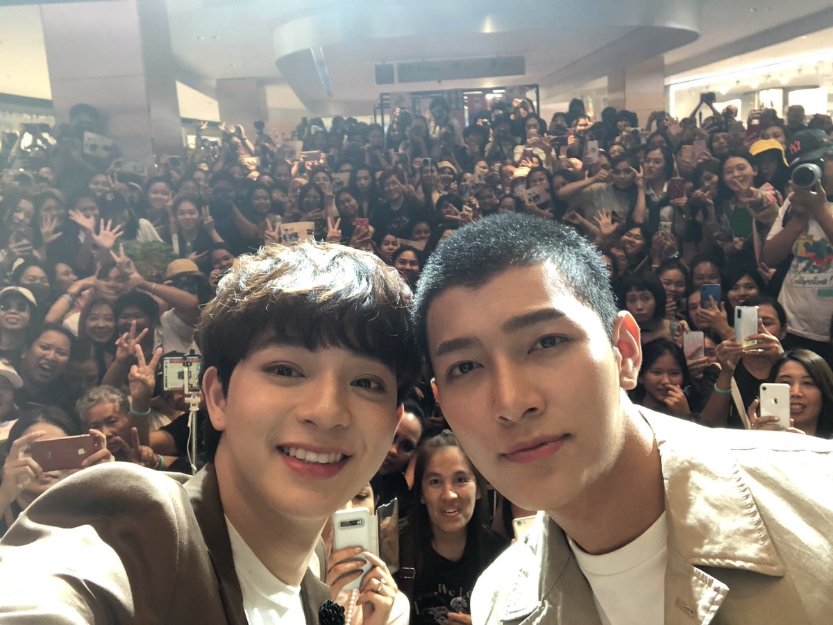 Lancôme ขอขอบคุณแฟนคลับทุกคนที่มาร่วมสร้างความประทับใจในวันนี้นะคะ ❤️ งานวันนี้จบลงอย่างสวยงาม
แล้วพบกันใหม่โอกาสหน้า ขอบคุณค่ะ 

#LancomeXก็อตบาส
#บาสเด็กอ้วนที่แท้จริง
#ก็อตอิทธิพัทธ์
#ก็อตบาส