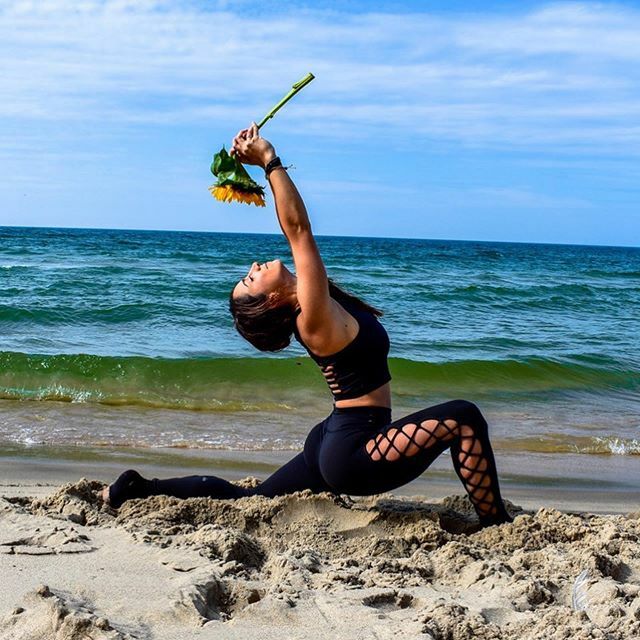 HonestOctober's tweet image. From @bearing.light.yoga
・・・
Sharing how you feel and what’s real for you maybe scary... but everytime you hold back the truth, you make fear more important than love.
This is why the depth of your ability to love will be mirrored by your ability to … ift.tt/2nPnOwn